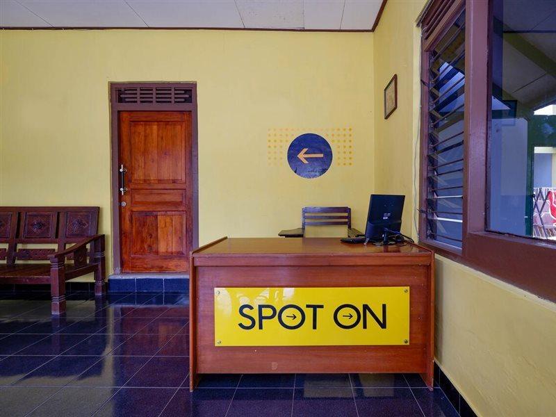 Готель Spot On 2821 Griya Kawula Syariah Surakarta  Екстер'єр фото