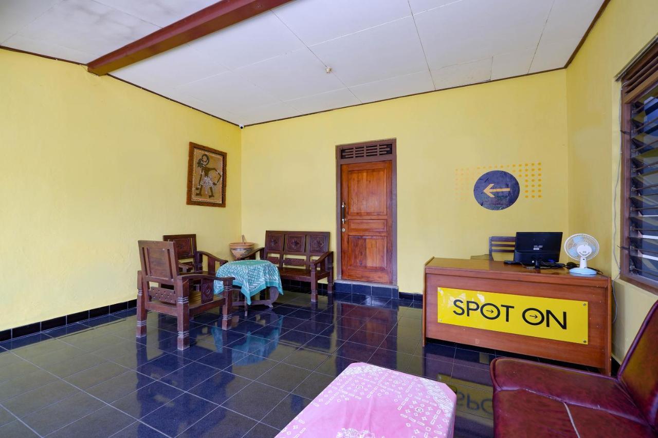 Готель Spot On 2821 Griya Kawula Syariah Surakarta  Екстер'єр фото