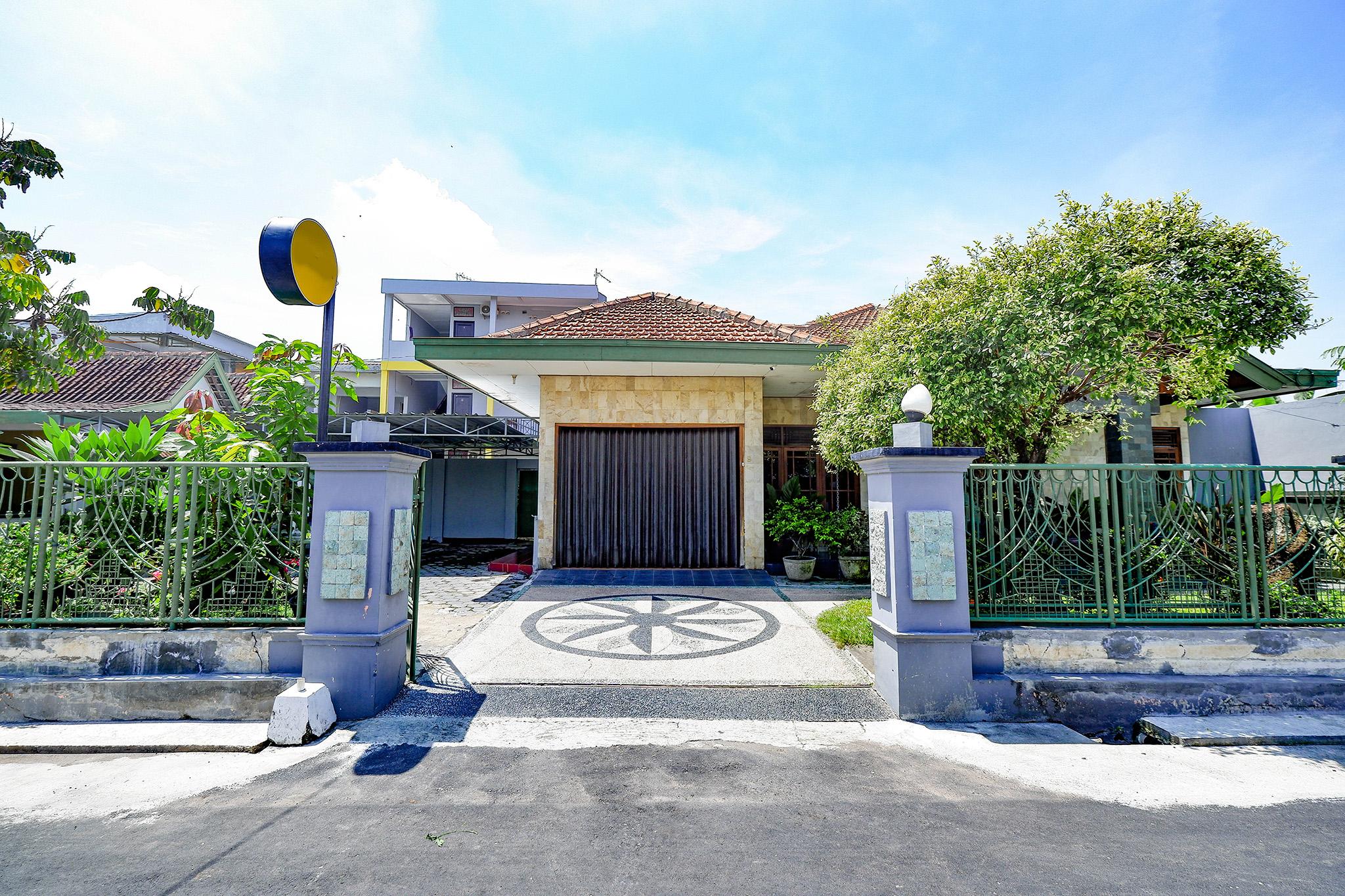 Готель Spot On 2821 Griya Kawula Syariah Surakarta  Екстер'єр фото