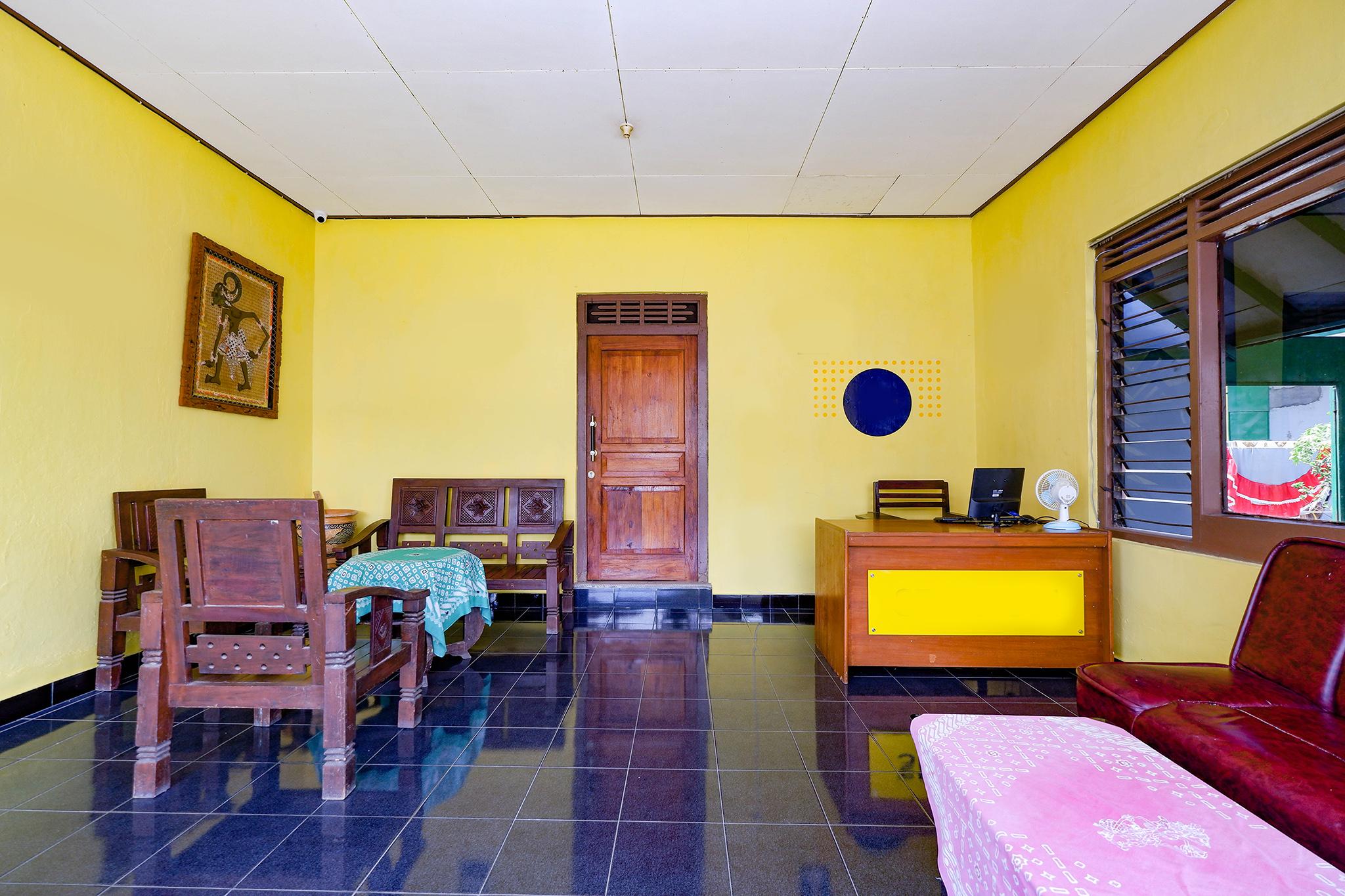 Готель Spot On 2821 Griya Kawula Syariah Surakarta  Екстер'єр фото