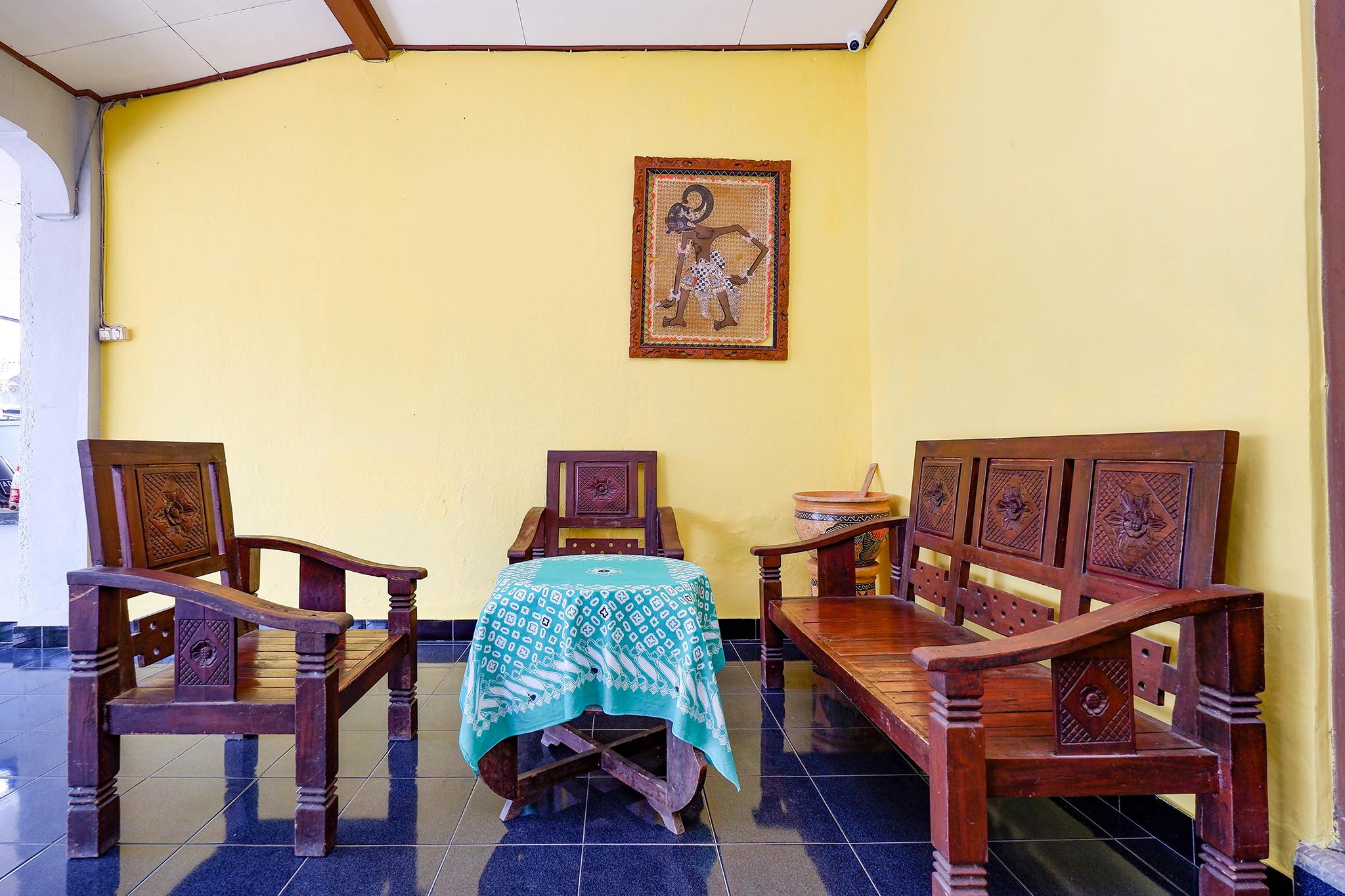 Готель Spot On 2821 Griya Kawula Syariah Surakarta  Екстер'єр фото